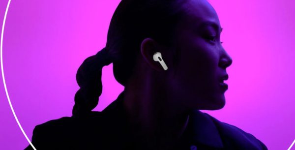 Apple AirPods 3. generacije s polnilnim ovitkom, bela barva